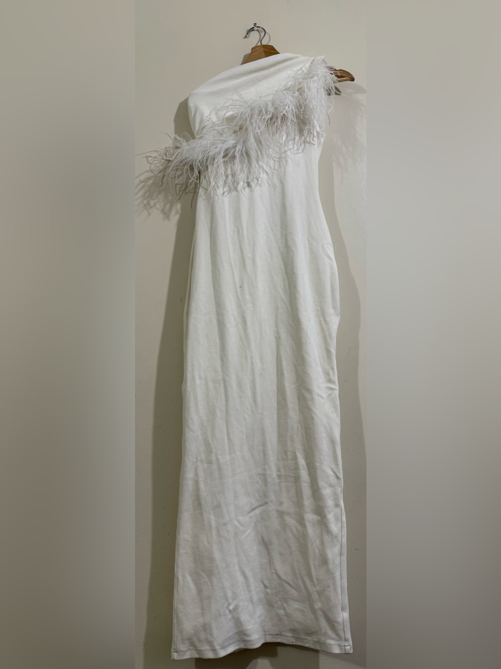 Johansen Elegant One-Shoulder White Feather-Trim Maxi Dress